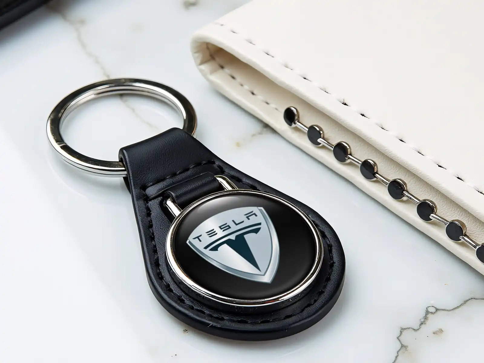 Tesla Llavero de Cuero Alta Calidad Cúpula Diseño Carrera